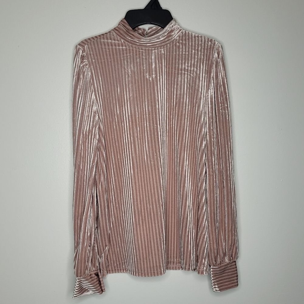 Cable & Gauge soft pink velvet ribbed Mockneck coquette keyhole back long sleeve